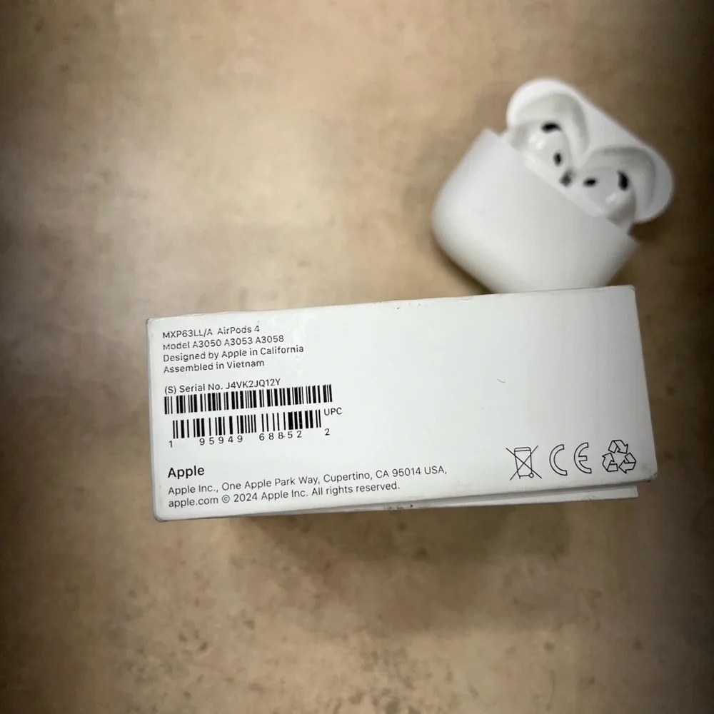 Apple Wireless Earbuds with Charging Case - White